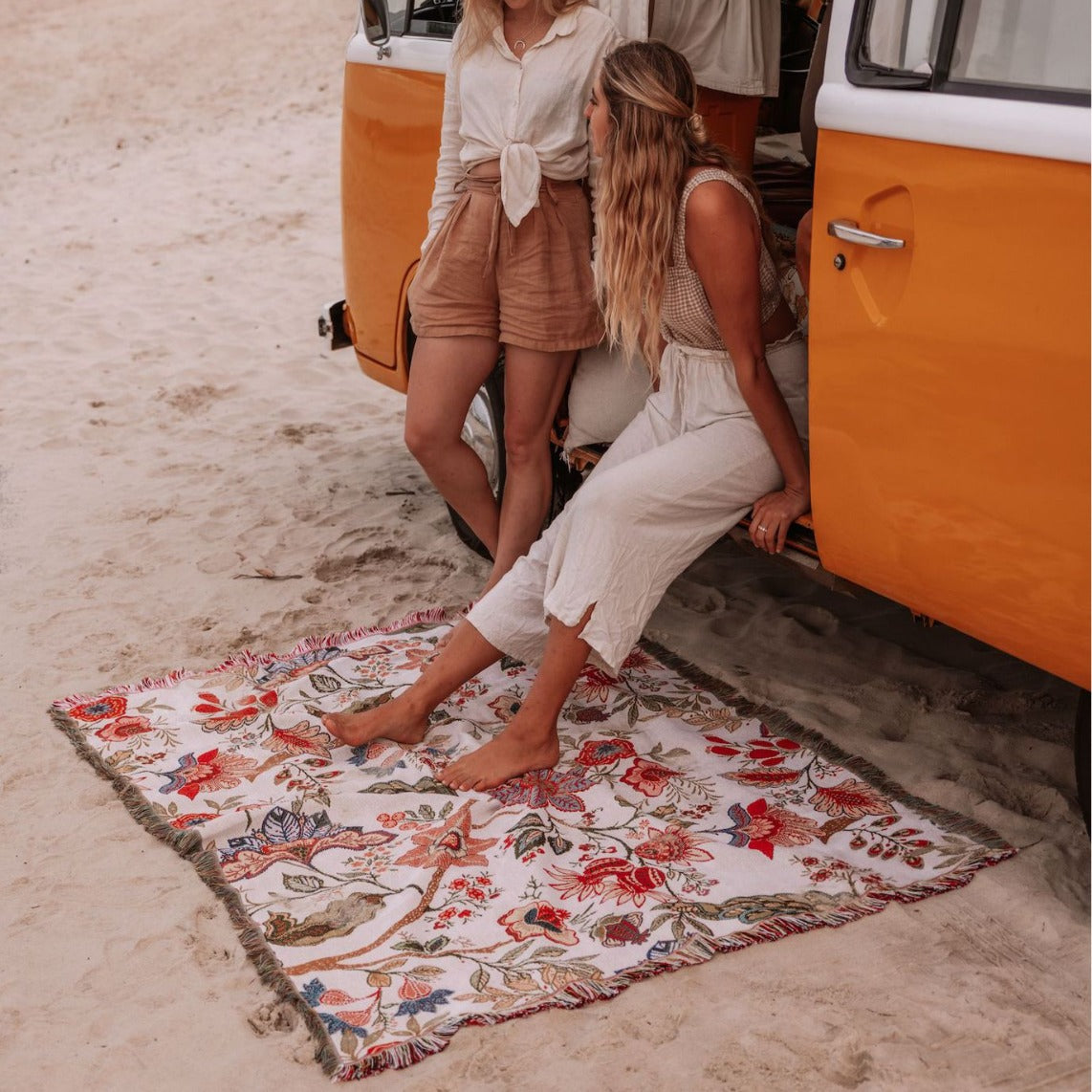 Versatile Throw Blanket - Perfect for Picnics, Sofas, and Wall Tapestries